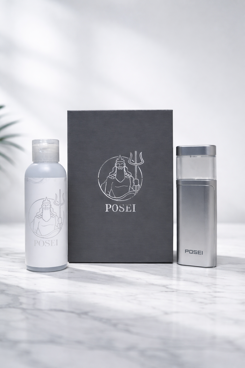 POSEI本体・専用リキッド・パッケージの実物写真。販売セットの確定内容を示すものではありません